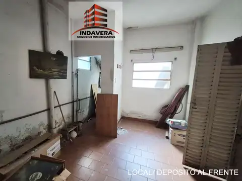 Local o galpón con vivienda o depósito a refaccionar - 168 m2 Totales - Caseros