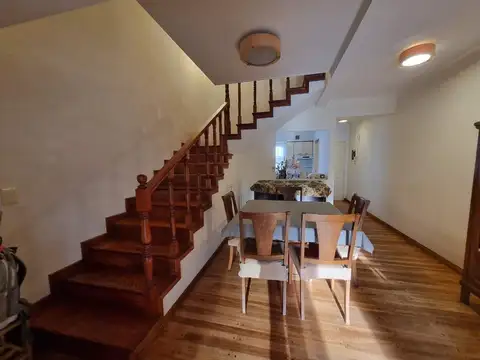 Depto Tipo Casa en Venta de 5 ambientes