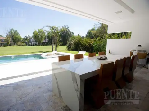 Casa en Alquiler de 4 dormitorios