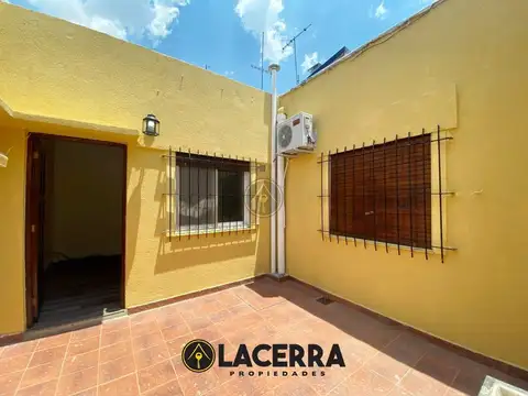 Depto Tipo Casa en Alquiler de 2 ambientes