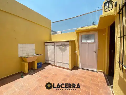 Depto Tipo Casa en Alquiler de 1 dormitorio