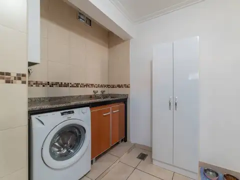 Depto Tipo Casa en Venta con 1 cocheras