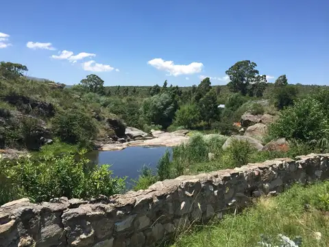 Terreno en Venta en La Falda, USD 7.865