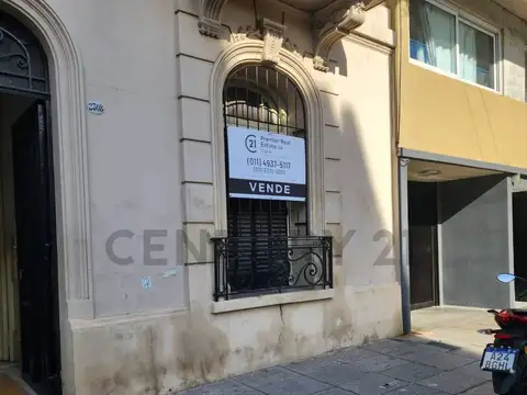 VENTA Casa de Época, PARA RECICLAR, CON GRAN POTENCIAL. PATERNAL |
