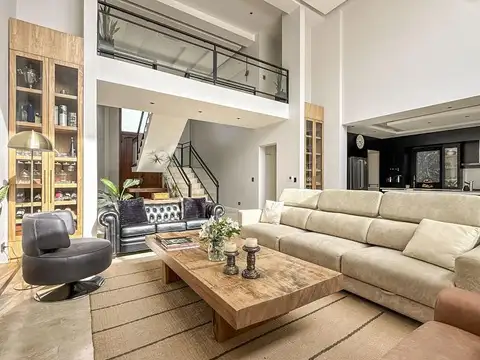 Casa 7 ambientes con 4 baños