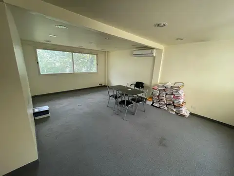 Oficina en Venta con 1 cochera