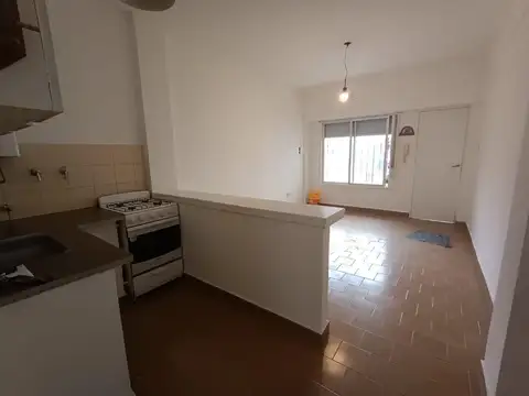 Depto Tipo Casa en Alquiler de 1 dormitorio