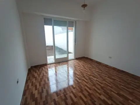 Depto Tipo Casa en Alquiler en La Plata, $ 550.000
