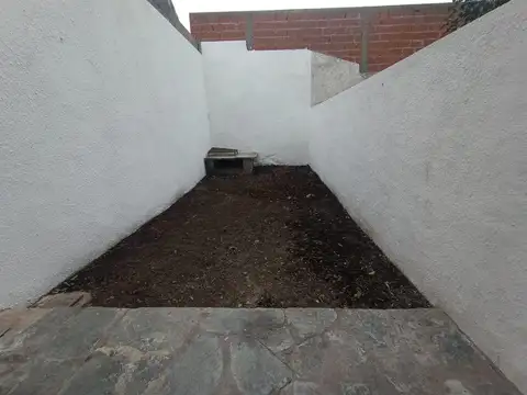 Depto Tipo Casa en Alquiler con 1 cocheras