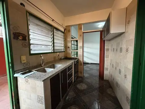 Casa 3 ambientes con 2 baños