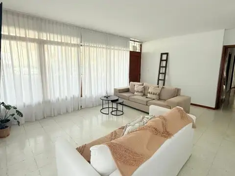 Casa en Alquiler de 3 dormitorios