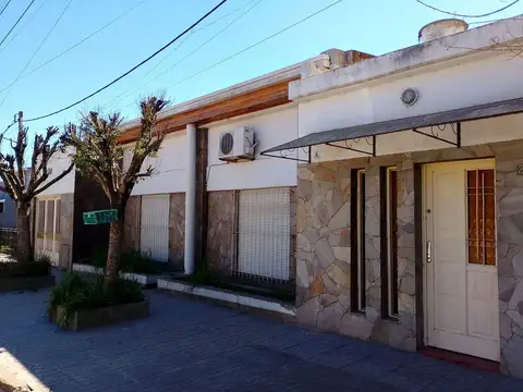 122 bis entre 84 y 85 2600