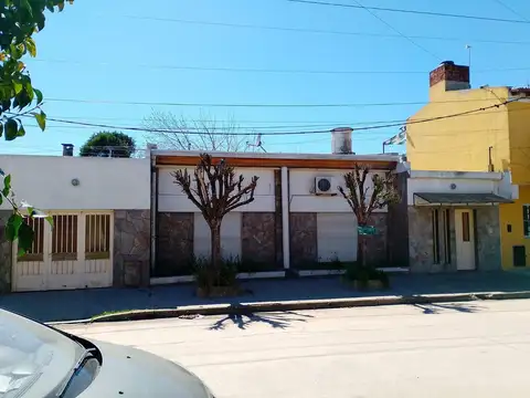 Casa en venta Berisso 2 dormitorios, cochera