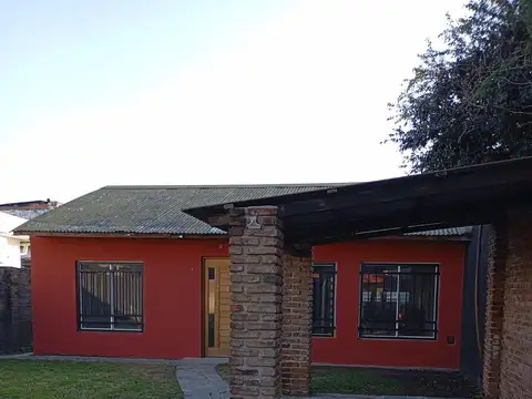 Casa 3 ambientes con 1 baño