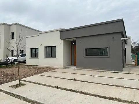 Casa en Alquiler de 3 dormitorios