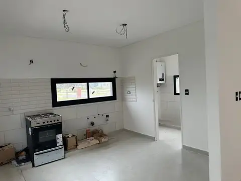 Casa en Alquiler en Pilar del Este - Santa Lucia, USD 1.100