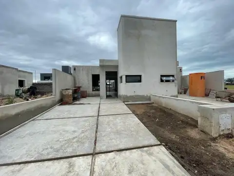 Duplex en venta en Quebradas de Manantiales 2 dorm una planta