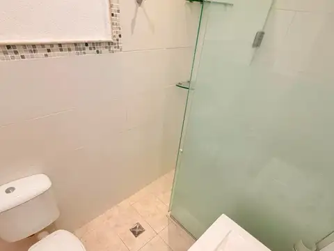DUPLEX DE 3 AMBIENTES CON ENTRADA DE AUTO