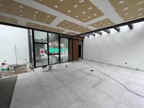 Casa a estrenar con pileta y loza radiante - El Principado