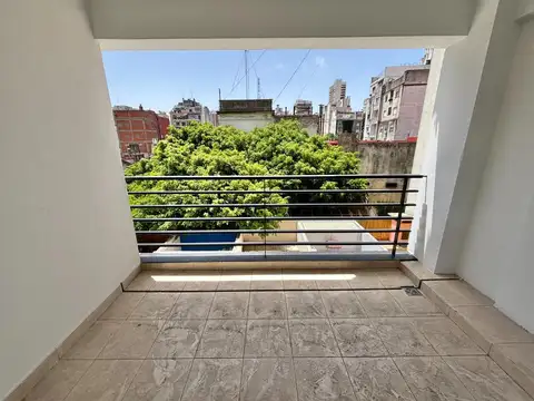 Membrillar 100, Piso 3