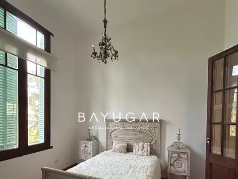 Casa 7 ambientes con 3 baños