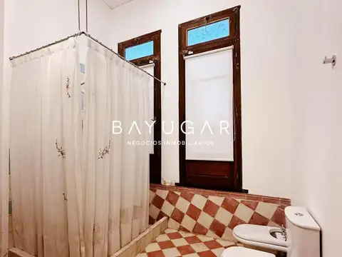 Casa en Alquiler Temporal con 5 cocheras