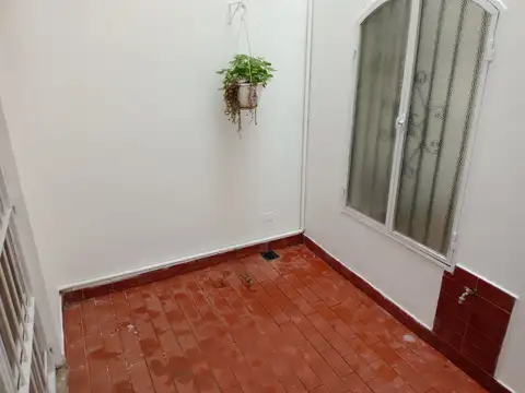 Depto Tipo Casa en Alquiler en Centro, $ 650.000
