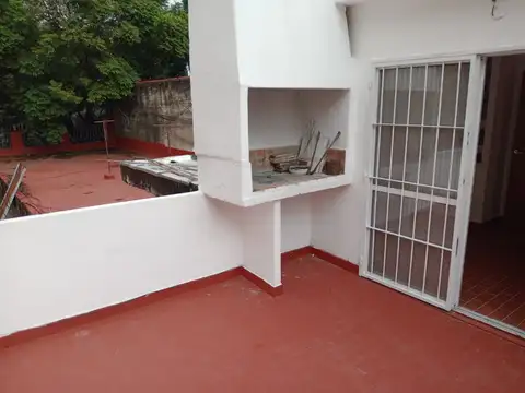 DPTO PASILLO 1 DORMITORIO PATIO Y PARRILLERO.