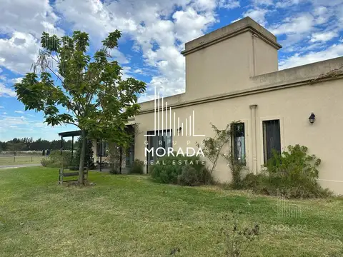 Venta Chacra excelente calidad constructiva Vista abierta al campo