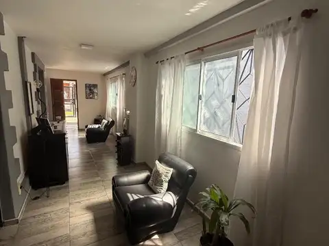 VENTA CASA 3 DORMITORIOS MERLO