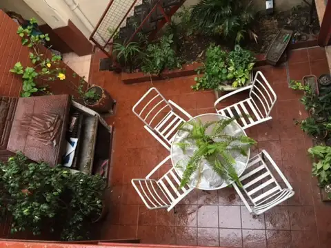 CASA CON LOCAL GASTRONOMICO
