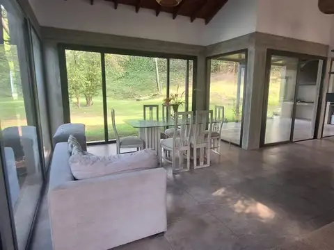 CASA 3 dorm. en suite EN VENTA Náutico Escobar