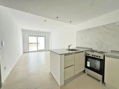 Departamento monoambiente con patio en venta en Rosario