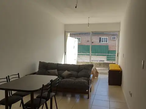 Departamento en Alquiler en Luis Agote, $ 320.000