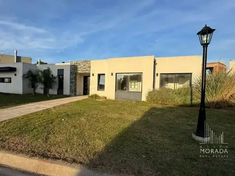 VENTA CASA 4 AMBIENTES BARRIO SANTO TOMÁS PILAR