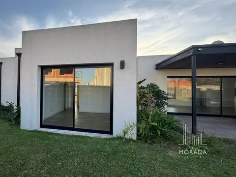 Casa 4 ambientes con 3 baños