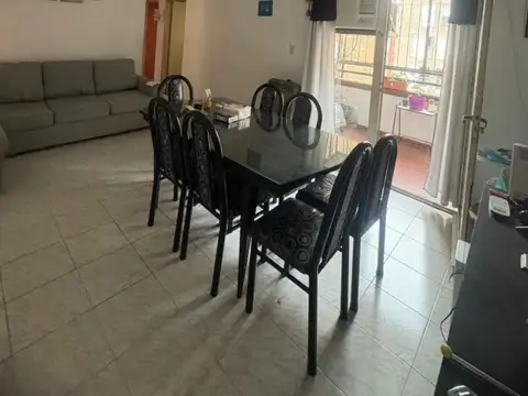 Dellepiane 4500 5°  Barrio Samoré 3amb u$ 60.000