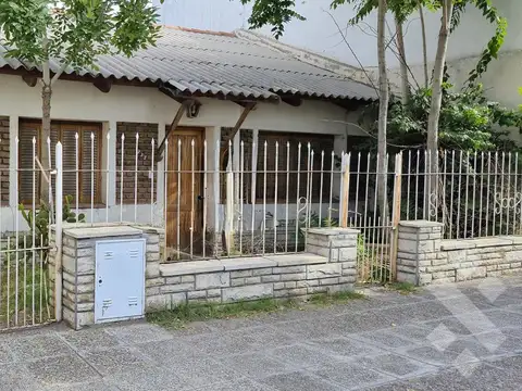 En Venta Casa en Lote de 500m2 | Apto Desarrollo | Rivadavia 735 Neuquén