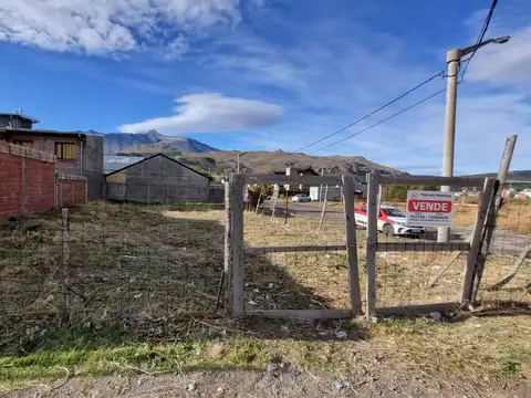 Lote para locales comerciales o varios departamentos.