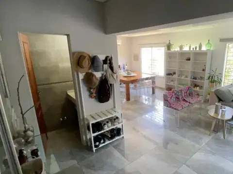 Depto Tipo Casa en Venta con 1 cocheras