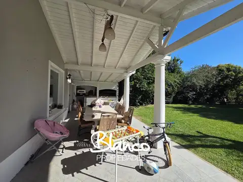 Casa 4 ambientes con 4 baños