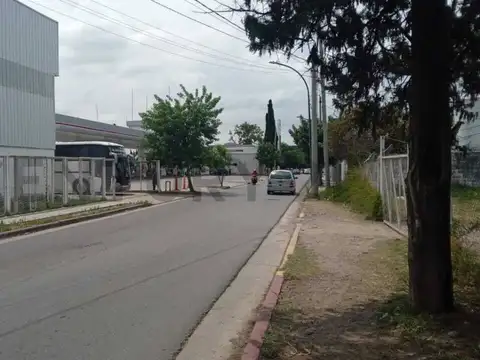 Terreno en Venta 93  mts Frente