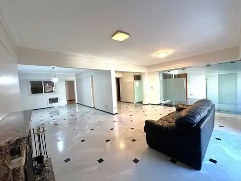 Excelente Piso de  5 ambientes, con cochera en Las Cañitas.