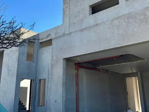 VENTA CASA EN CONSTRUCCION EN SAN IGNACIO VILLAGE