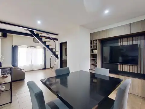 Depto Tipo Casa 4 ambientes con 2 baños
