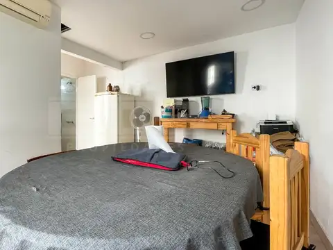 Casa 6 ambientes con 2 baños