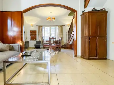 Casa 3 dormitorios Venta - La Lucila-Vias/Maipu