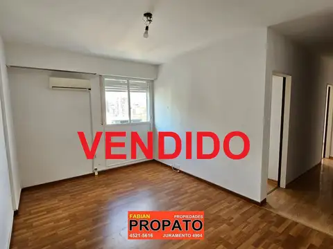 Depto de 3 ambientes al lateral con cocina separada muy luminoso y con excelente vista y ubicación 