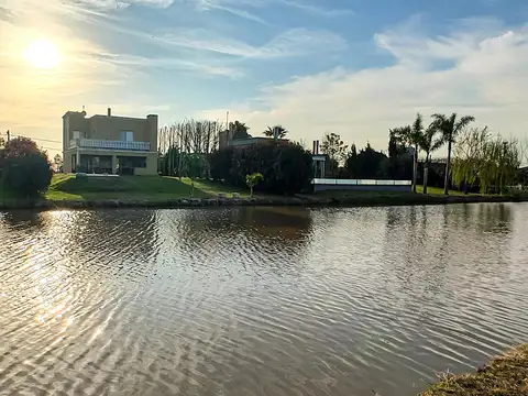 Casa en Venta en Oliveros, USD 138.000