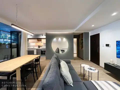 VENTA: departamento tipo duplex de cuatro dormitorios con balcón, cochera y patio. Rosario, Abasto